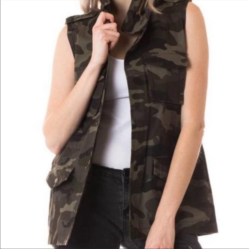 Love Tree Camo Utility Vest